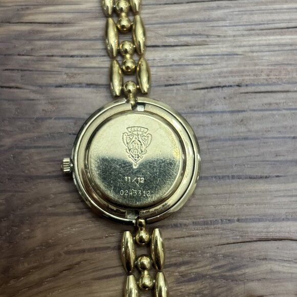 Gucci Women's Gold-Tone Flex Bracelet Vintage11/12 0243312 See Description - Picture 2 of 8